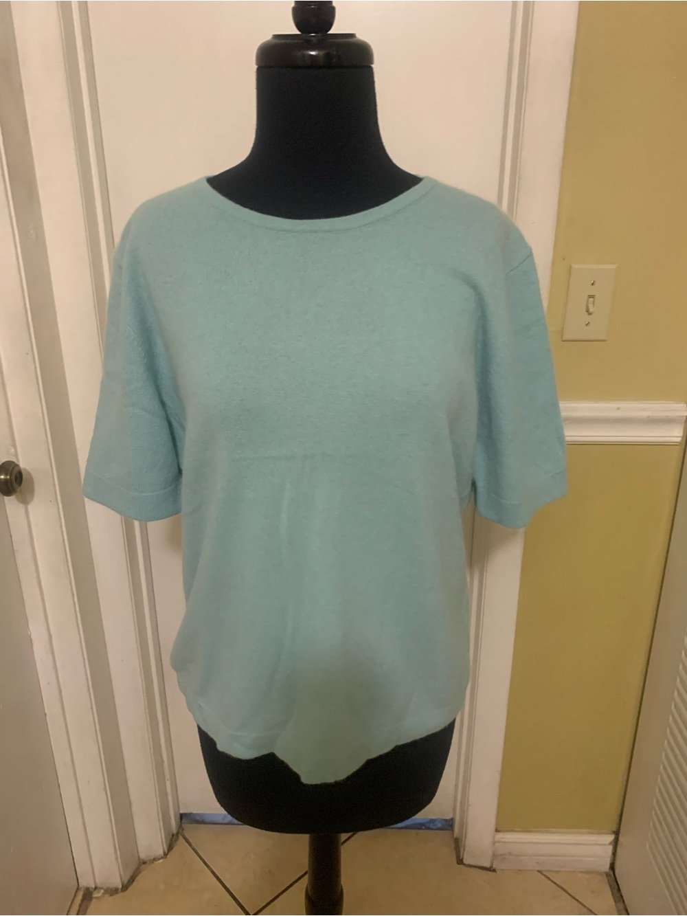 Sutton Studio  100% Cashmere Light Aqua Short Sleeve Knit Top